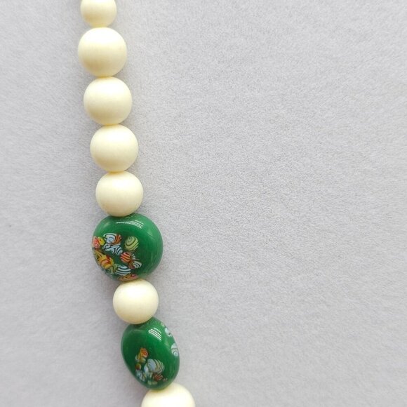 Vintage Handcrafted Beaded Necklace With Green Floral Accents Cream Beads - Picture 4 of 6